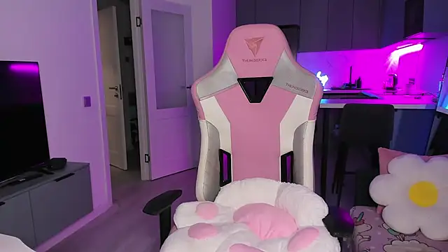 wow lovie online show from November 20, 2025, 4:29 pm