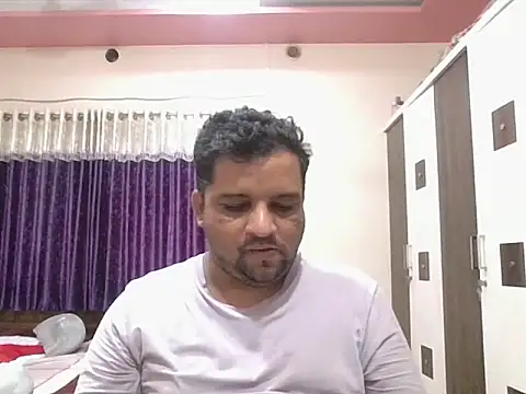 Snapshot of dhruv_love chatting on July 2, 2026, 12:33 pm dhruv love online show from July 2, 2026, 12:33 pm