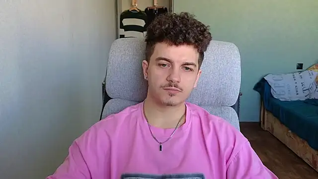 Snapshot of Remy_Miles chatting on March 5, 2026, 8:33 am Remy Miles online show from March 5, 2026, 8:33 am