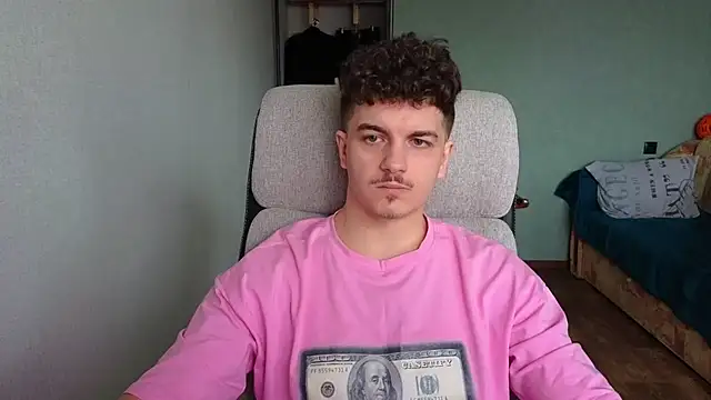 Snapshot of Remy_Miles chatting on February 16, 2026, 7:40 am Remy Miles online show from February 16, 2026, 7:40 am