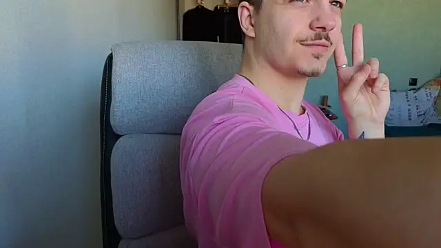 Snapshot of Remy_Miles chatting on March 13, 2026, 5:23 am Remy Miles online show from March 13, 2026, 5:23 am