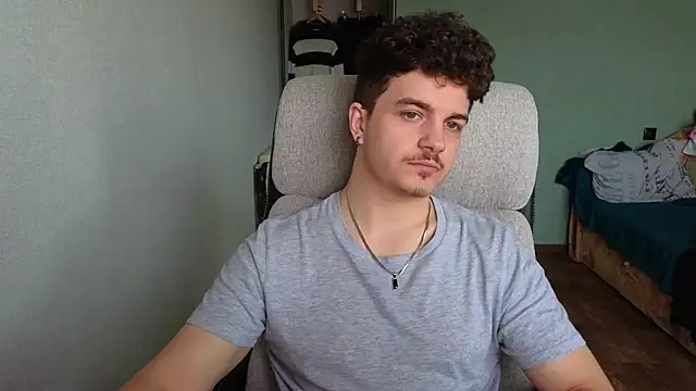 Snapshot of Remy_Miles chatting on March 17, 2026, 5:21 am Remy Miles online show from March 17, 2026, 5:21 am