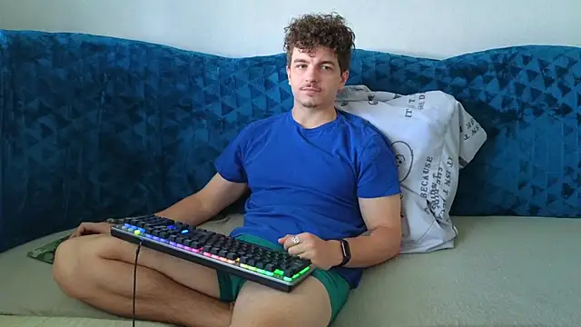 Snapshot of Remy_Miles chatting on September 14, 2025, 6:58 am Remy Miles online show from September 14, 2025, 6:58 am