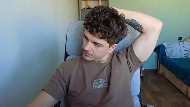 Snapshot of Remy_Miles chatting on February 10, 2026, 6:56 am Remy Miles online show from February 10, 2026, 6:56 am