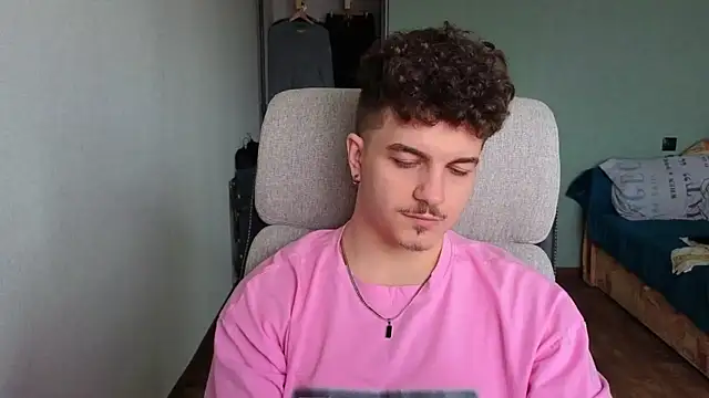 Snapshot of Remy_Miles chatting on February 17, 2026, 7:27 am Remy Miles online show from February 17, 2026, 7:27 am