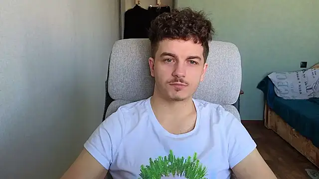 Snapshot of Remy_Miles chatting on February 28, 2026, 8:14 am Remy Miles online show from February 28, 2026, 8:14 am