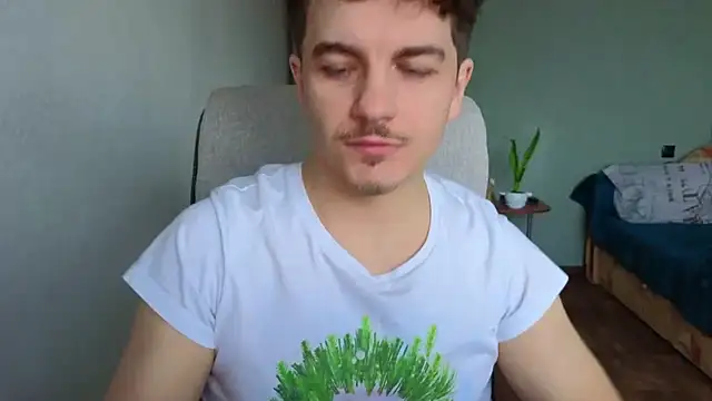 Snapshot of Remy_Miles chatting on February 5, 2026, 7:37 am Remy Miles online show from February 5, 2026, 7:37 am