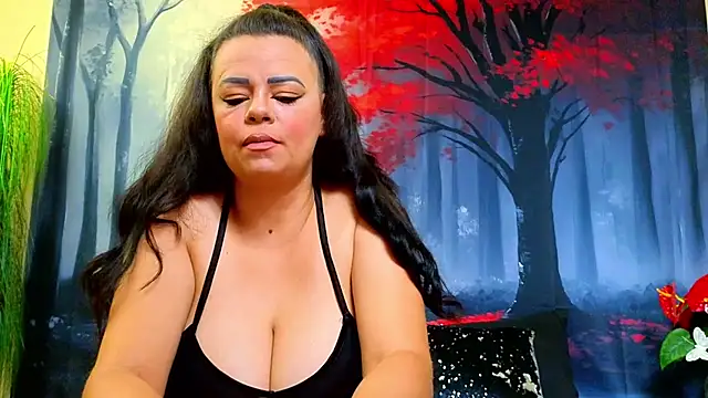 ElizabethEven online show from October 25, 2025, 8:53 pm