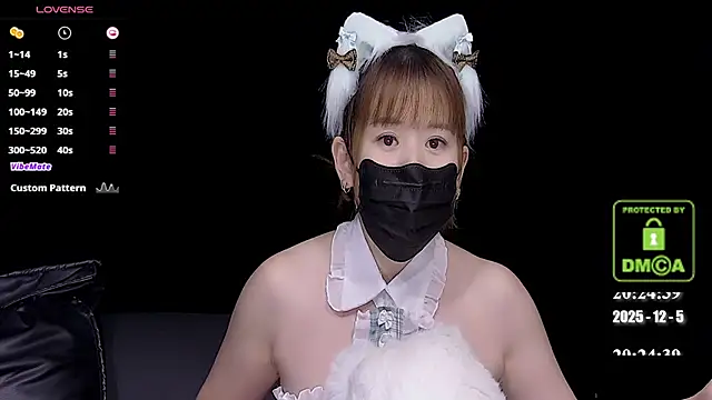 Snapshot of melia_Z chatting on December 5, 2025, 12:26 pm melia Z online show from December 5, 2025, 12:26 pm