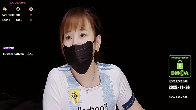 Snapshot of melia_Z chatting on November 24, 2025, 11:21 am melia Z online show from November 24, 2025, 11:21 am