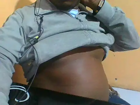 honeyswit online show from August 4, 2026, 11:09 pm