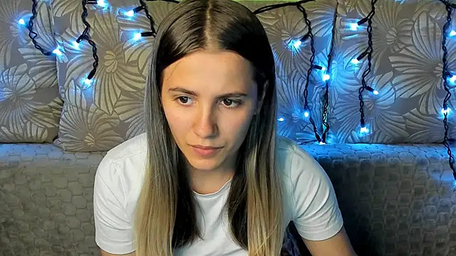 Snapshot of MaggieCake chatting on October 21, 2025, 12:00 am MaggieCake online show from October 21, 2025, 12:00 am