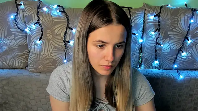 Snapshot of MaggieCake chatting on October 20, 2025, 1:51 am MaggieCake online show from October 20, 2025, 1:51 am