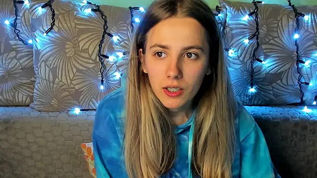 Snapshot of MaggieCake chatting on October 27, 2025, 3:07 am MaggieCake online show from October 27, 2025, 3:07 am