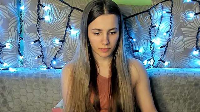 Snapshot of MaggieCake chatting on February 14, 2025, 1:34 am MaggieCake online show from February 14, 2025, 1:34 am