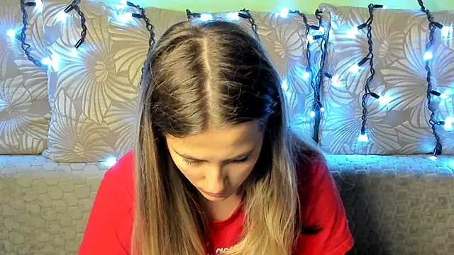 Snapshot of MaggieCake chatting on October 29, 2025, 1:26 am MaggieCake online show from October 29, 2025, 1:26 am