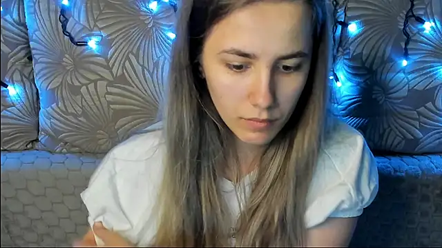 Snapshot of MaggieCake chatting on June 28, 2026, 1:34 am MaggieCake online show from June 28, 2026, 1:34 am