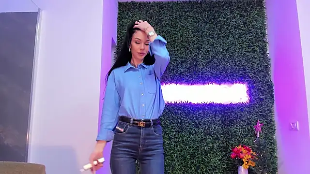 Snapshot of realhotfallingdevil chatting on December 4, 2025, 5:28 am realhotfallingdevil online show from December 4, 2025, 5:28 am