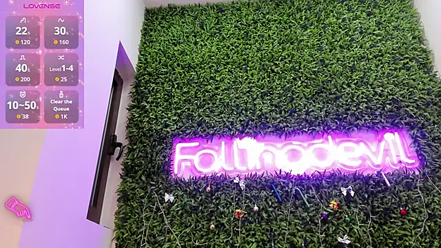 Snapshot of realhotfallingdevil chatting on December 16, 2025, 4:17 am realhotfallingdevil online show from December 16, 2025, 4:17 am