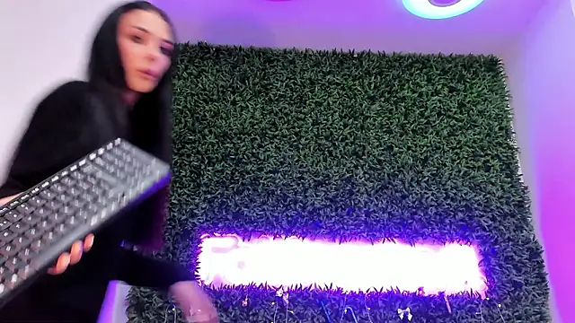 realhotfallingdevil online show from January 17, 2026, 5:44 am