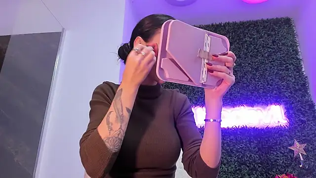 Snapshot of realhotfallingdevil chatting on November 29, 2025, 5:51 am realhotfallingdevil online show from November 29, 2025, 5:51 am