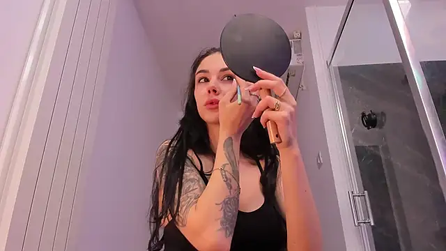 Snapshot of realhotfallingdevil chatting on March 18, 2026, 5:54 am realhotfallingdevil online show from March 18, 2026, 5:54 am