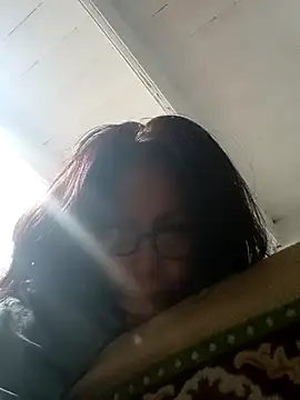 Anypink online show from November 27, 2025, 4:35 am