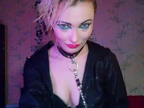 WildMissNiks online show from November 10, 2025, 8:52 am