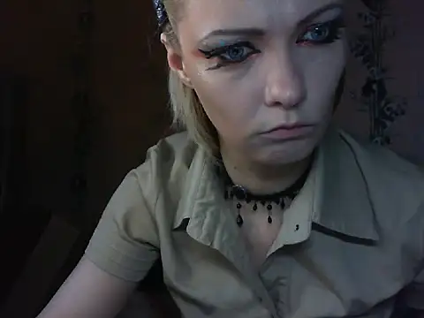 Snapshot of WildMissNiks chatting on May 13, 2026, 6:09 am WildMissNiks online show from May 13, 2026, 6:09 am