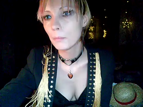 WildMissNiks online show from December 22, 2024, 2:06 pm