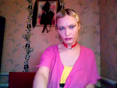 WildMissNiks online show from November 4, 2025, 8:40 am