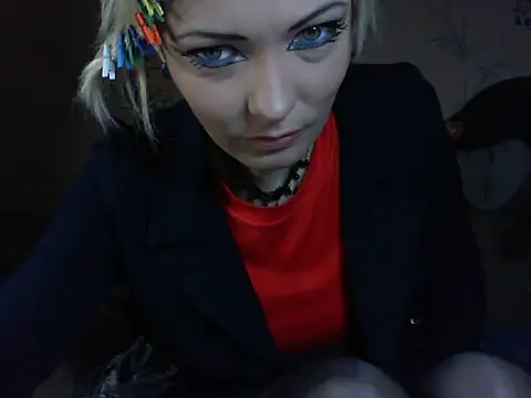 WildMissNiks online show from April 4, 2026, 8:43 am