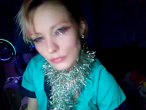 WildMissNiks online show from December 27, 2024, 1:28 pm