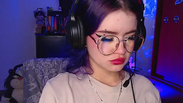 Snapshot of Raventh_ chatting on October 11, 2025, 1:12 pm Raventh online show from October 11, 2025, 1:12 pm