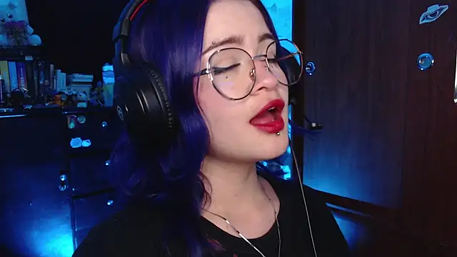 Snapshot of Raventh_ chatting on November 15, 2025, 9:30 pm Raventh online show from November 15, 2025, 9:30 pm