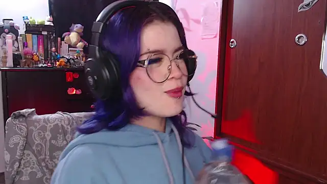 Snapshot of Raventh_ chatting on October 12, 2025, 12:06 pm Raventh online show from October 12, 2025, 12:06 pm