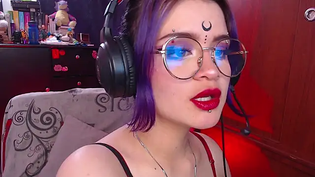 Snapshot of Raventh_ chatting on October 28, 2025, 2:27 pm Raventh online show from October 28, 2025, 2:27 pm