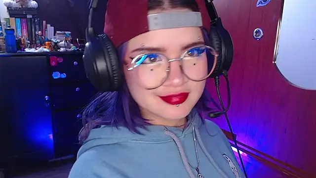 Snapshot of Raventh_ chatting on November 4, 2025, 11:47 am Raventh online show from November 4, 2025, 11:47 am