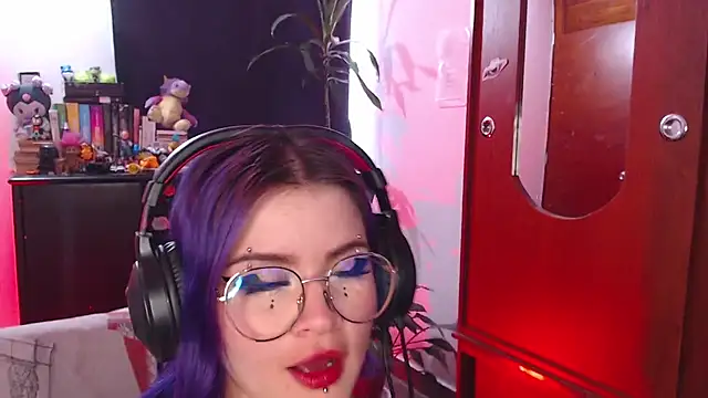 Snapshot of Raventh_ chatting on October 16, 2025, 2:25 pm Raventh online show from October 16, 2025, 2:25 pm