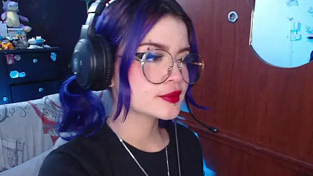 Snapshot of Raventh_ chatting on October 18, 2025, 11:45 am Raventh online show from October 18, 2025, 11:45 am