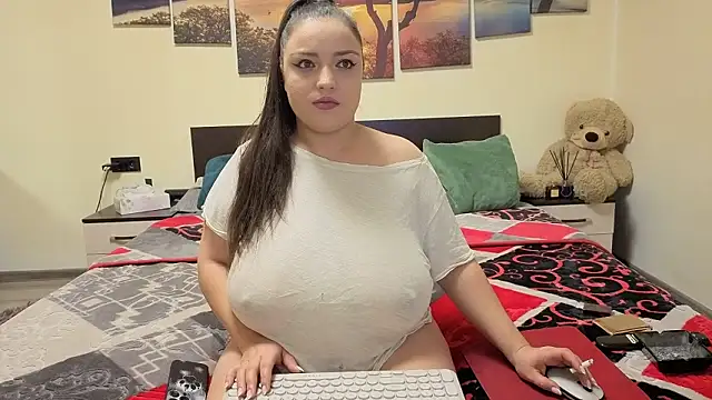 adelline online show from February 9, 2026, 9:35 pm