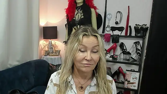 crystaLUX online show from June 9, 2026, 4:35 am