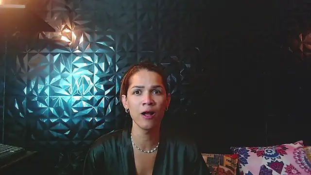 PINK  LOLA1 online show from December 4, 2025, 1:15 am