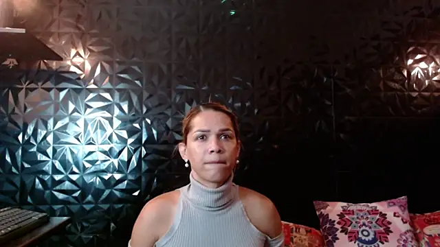 PINK  LOLA1 online show from June 26, 2026, 10:15 pm