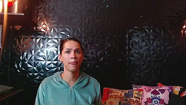 PINK  LOLA1 online show from October 9, 2025, 12:55 am