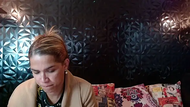 Snapshot of PINK__LOLA1 chatting on June 10, 2026, 11:50 pm PINK LOLA1 online show from June 10, 2026, 11:50 pm