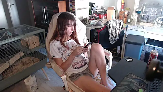Snapshot of missthon0 chatting on June 12, 2026, 3:21 pm missthon0 online show from June 12, 2026, 3:21 pm