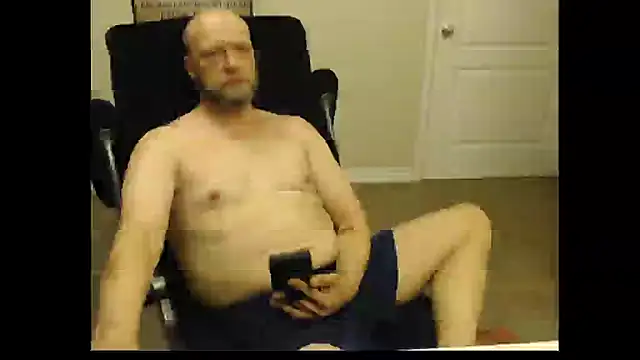 Snapshot of daveletsplay chatting on November 24, 2025, 5:02 pm daveletsplay online show from November 24, 2025, 5:02 pm