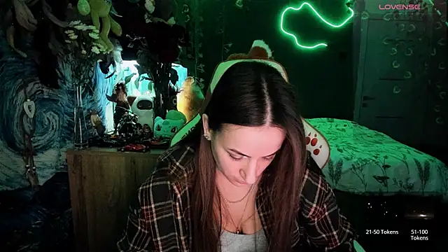 Snapshot of Selbi_Paine chatting on April 9, 2026, 11:33 pm Selbi Paine online show from April 9, 2026, 11:33 pm