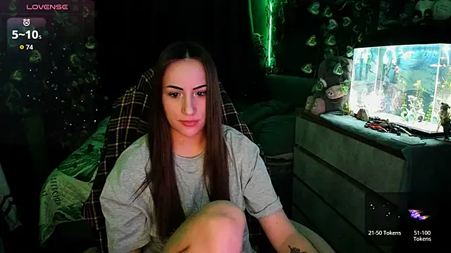 Selbi Paine online show from December 18, 2025, 5:56 am